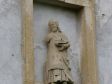Szent Miklós szobor a magyarigeni vakablakban